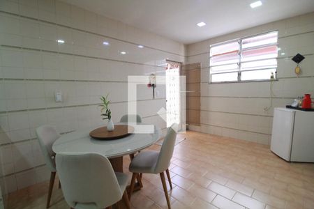 Casa de condomínio à venda com 180m², 5 quartos e NaN vagas Casa de condomínio à venda com 180m², 5 quartos e NaN vagasCozinha