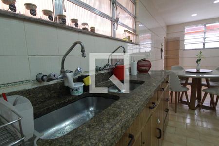 Casa de condomínio à venda com 180m², 5 quartos e NaN vagas Casa de condomínio à venda com 180m², 5 quartos e NaN vagasCozinha