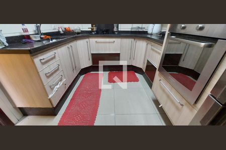 Casa à venda com 260m², 3 quartos e 6 vagas Casa à venda com 260m², 3 quartos e 6 vagasCozinha