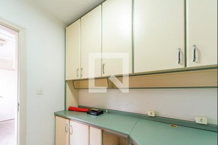 Apartamento à venda com 182m², 3 quartos e 3 vagas Apartamento à venda com 182m², 3 quartos e 3 vagasQuarto de Serviço