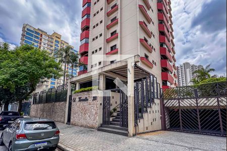 Apartamento à venda com 182m², 3 quartos e 3 vagas Apartamento à venda com 182m², 3 quartos e 3 vagasFachada e portaria