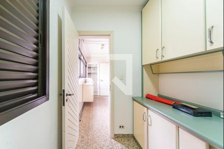 Apartamento à venda com 182m², 3 quartos e 3 vagas Apartamento à venda com 182m², 3 quartos e 3 vagasQuarto de Serviço