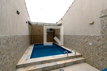 Casa à venda com 220m², 3 quartos e 5 vagasPiscina