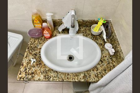 Casa de condomínio à venda com 85m², 2 quartos e 1 vaga Casa de condomínio à venda com 85m², 2 quartos e 1 vagaBanheiro da Suíte 1