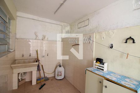 Casa à venda com 170m², 3 quartos e 2 vagasÁrea de Serviço