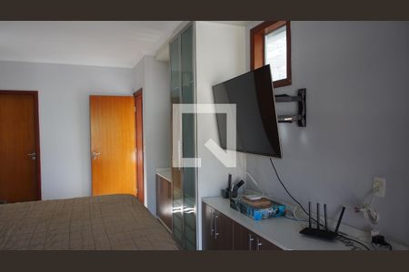 Casa à venda com 223m², 3 quartos e 2 vagasSuíte