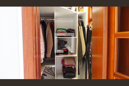 Casa à venda com 223m², 3 quartos e 2 vagasSuíte