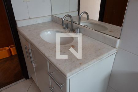 Casa à venda com 188m², 4 quartos e 1 vaga Casa à venda com 188m², 4 quartos e 1 vagaBanheiro