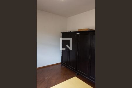 Casa à venda com 188m², 4 quartos e 1 vaga Casa à venda com 188m², 4 quartos e 1 vagaEscritório