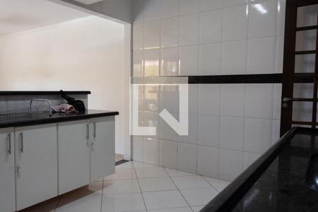 Casa à venda com 188m², 4 quartos e 1 vaga Casa à venda com 188m², 4 quartos e 1 vagaCozinha