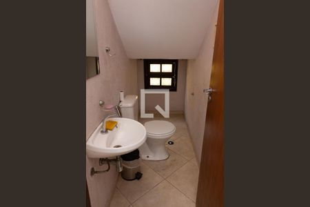 Casa à venda com 188m², 4 quartos e 1 vaga Casa à venda com 188m², 4 quartos e 1 vagaBanheiro