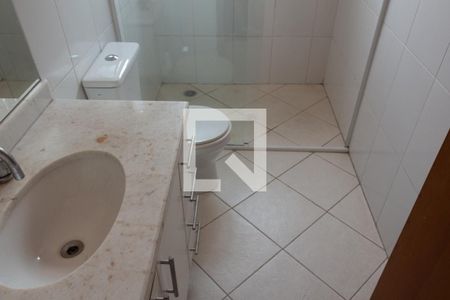 Casa à venda com 188m², 4 quartos e 1 vaga Casa à venda com 188m², 4 quartos e 1 vagaBanheiro