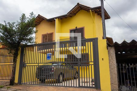 Casa à venda com 188m², 4 quartos e 1 vaga Casa à venda com 188m², 4 quartos e 1 vagaFachada