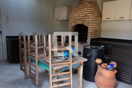 Casa à venda com 188m², 4 quartos e 1 vaga Casa à venda com 188m², 4 quartos e 1 vagaChurrasqueira