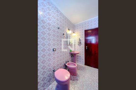 Casa à venda com 170m², 3 quartos e 2 vagasBanheiro