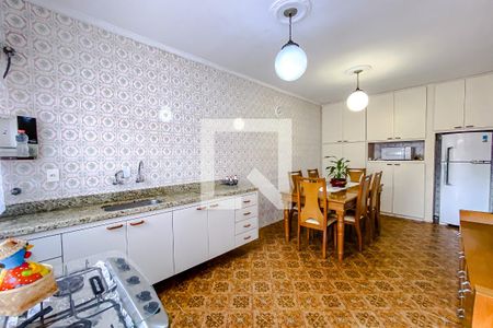 Casa à venda com 170m², 3 quartos e 2 vagasCozinha