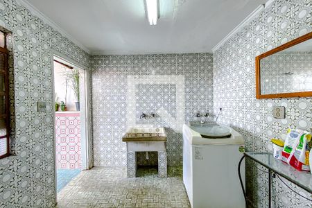 Casa à venda com 170m², 3 quartos e 2 vagasÁrea de Serviço