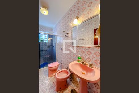 Casa à venda com 170m², 3 quartos e 2 vagasBanheiro