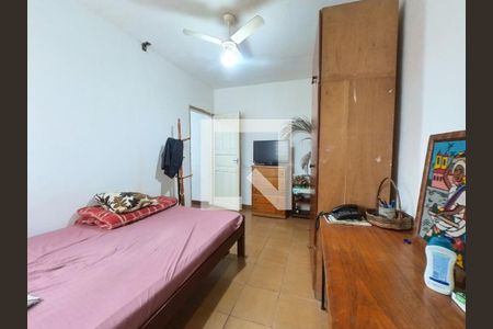 Casa à venda com 382m², 6 quartos e 2 vagas Casa à venda com 382m², 6 quartos e 2 vagasQuarto 2 Casa 1