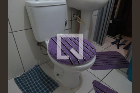 Casa à venda com 382m², 6 quartos e 2 vagasQuarto 1 Casa 2 - Banheiro