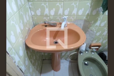 Casa à venda com 382m², 6 quartos e 2 vagasQuarto 2 Casa 1 - Banheiro - Pia