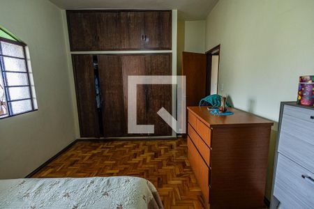 Casa à venda com 437m², 5 quartos e 2 vagasQuarto 1