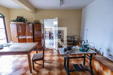 Casa à venda com 437m², 5 quartos e 2 vagasSotão