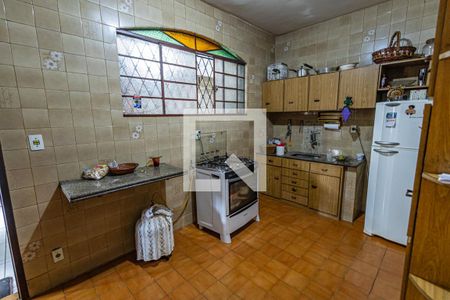 Casa à venda com 437m², 5 quartos e 2 vagasCozinha