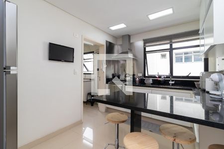 Apartamento à venda com 136m², 4 quartos e 2 vagasCozinha