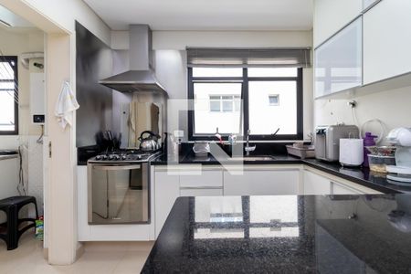 Apartamento à venda com 136m², 4 quartos e 2 vagasCozinha