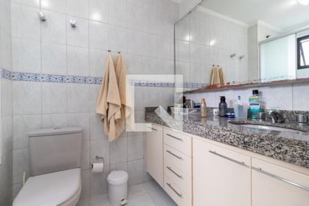 Apartamento à venda com 136m², 4 quartos e 2 vagasBanheiro da Suíte Principal