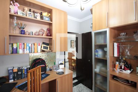 Casa à venda com 332m², 5 quartos e 3 vagasQuarto 1