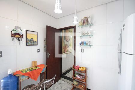 Casa à venda com 332m², 5 quartos e 3 vagasCozinha