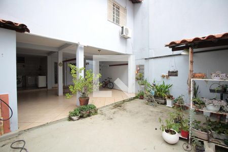 Casa à venda com 332m², 5 quartos e 3 vagasQuintal