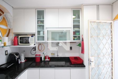 Casa à venda com 332m², 5 quartos e 3 vagasCozinha