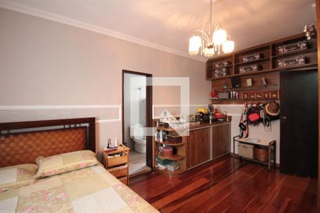 Casa à venda com 332m², 5 quartos e 3 vagasSuite 2