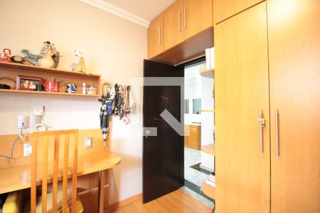 Casa à venda com 332m², 5 quartos e 3 vagasQuarto 2