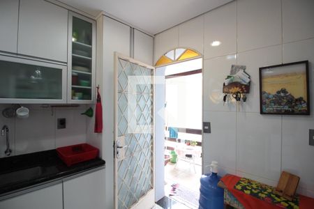 Casa à venda com 332m², 5 quartos e 3 vagasCozinha