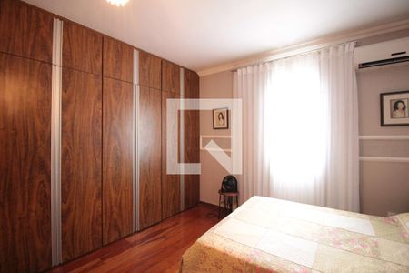 Casa à venda com 332m², 5 quartos e 3 vagasSuite 2