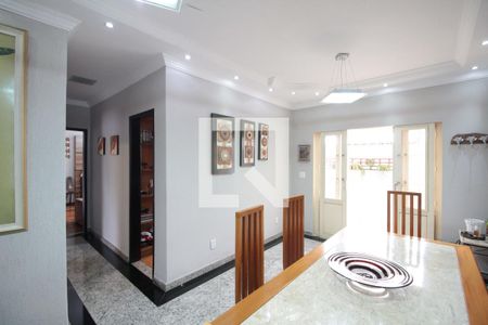 Casa à venda com 332m², 5 quartos e 3 vagasCopa