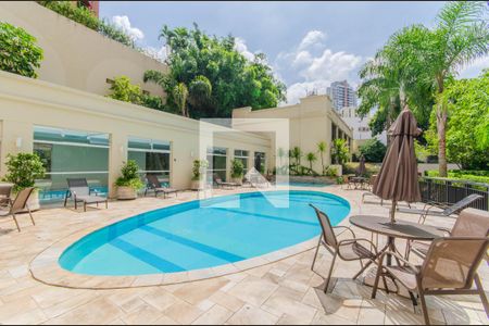 Apartamento à venda com 332m², 3 quartos e 4 vagas Apartamento à venda com 332m², 3 quartos e 4 vagasÁrea comum - Piscina