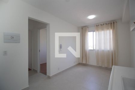 Sala/Cozinha de apartamento para alugar com 2 quartos, 33m² em Piqueri, São Paulo