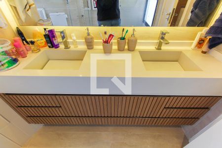 Apartamento à venda com 156m², 3 quartos e 3 vagas Apartamento à venda com 156m², 3 quartos e 3 vagasBanheiro da Suíte 2