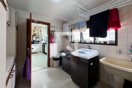 Apartamento à venda com 200m², 3 quartos e 3 vagas Apartamento à venda com 200m², 3 quartos e 3 vagasÁrea de Serviço