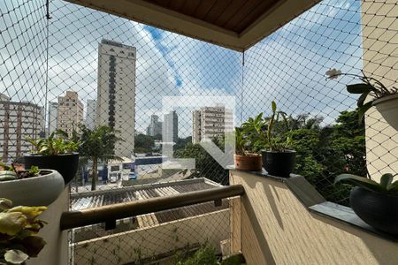 Apartamento à venda com 200m², 3 quartos e 3 vagas Apartamento à venda com 200m², 3 quartos e 3 vagasSacada