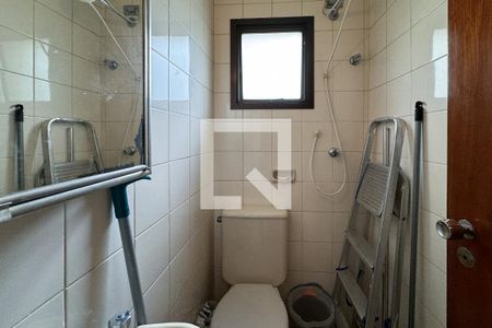 Apartamento à venda com 200m², 3 quartos e 3 vagas Apartamento à venda com 200m², 3 quartos e 3 vagasBanheiro de Serviço