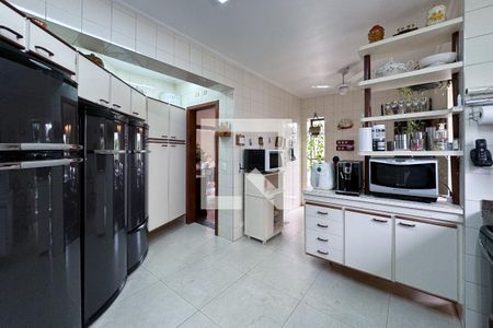 Apartamento à venda com 200m², 3 quartos e 3 vagas Apartamento à venda com 200m², 3 quartos e 3 vagasCozinha