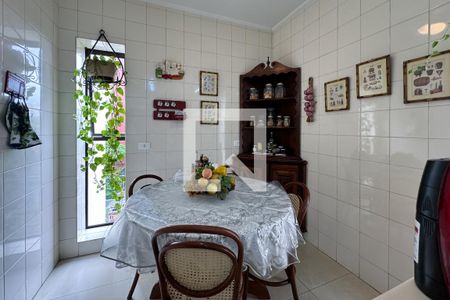 Apartamento à venda com 200m², 3 quartos e 3 vagas Apartamento à venda com 200m², 3 quartos e 3 vagasCopa