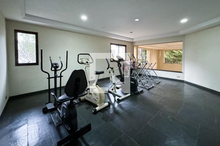 Apartamento à venda com 200m², 3 quartos e 3 vagas Apartamento à venda com 200m², 3 quartos e 3 vagasAcademia