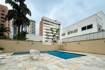 Apartamento à venda com 200m², 3 quartos e 3 vagas Apartamento à venda com 200m², 3 quartos e 3 vagasPiscina